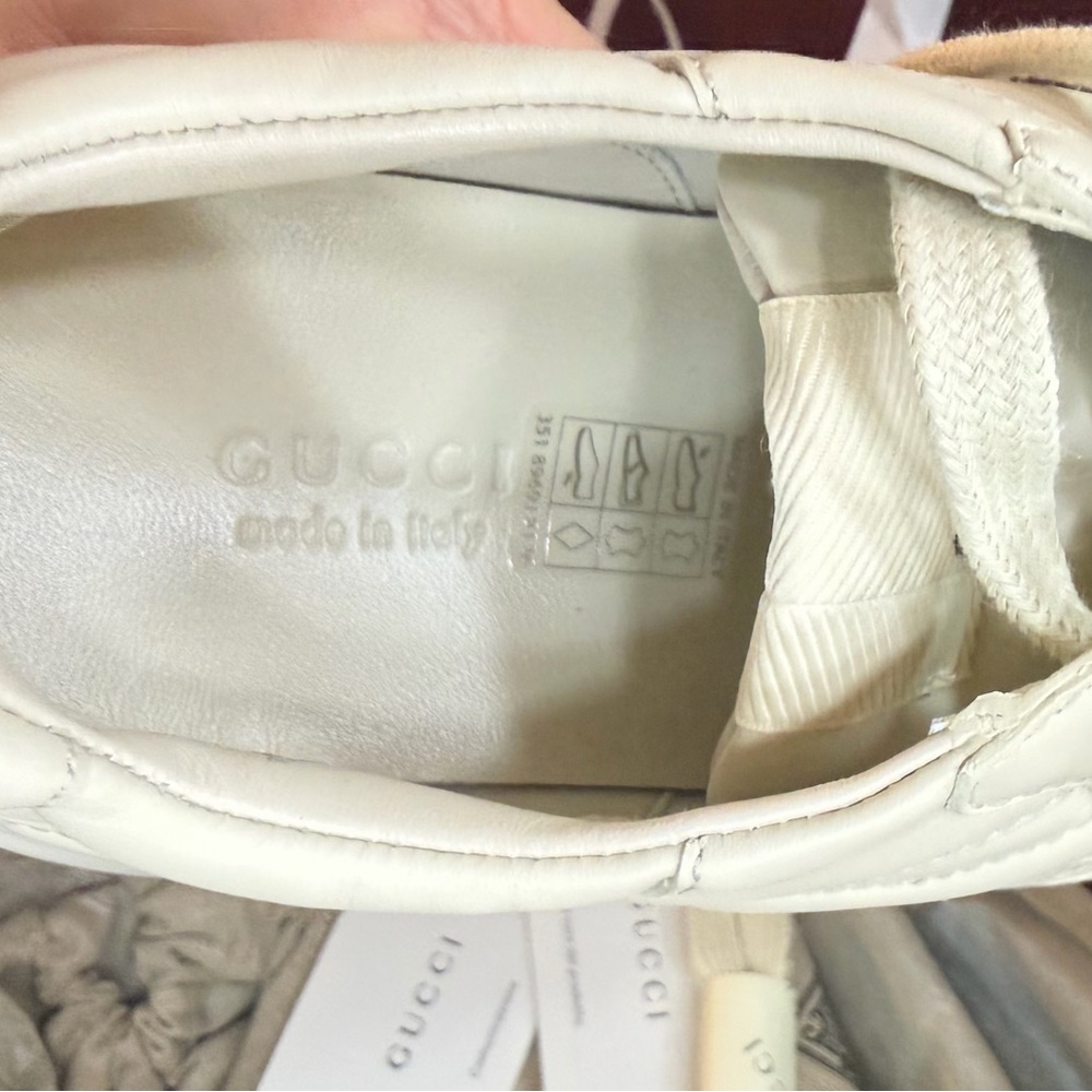 Gucci Women's Cream Sneakers with Pink Logo - Picture 6 of 8